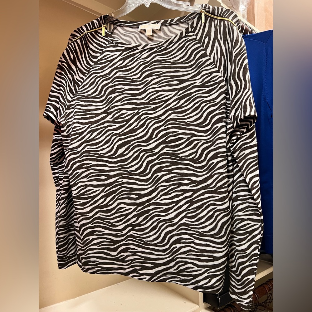 MICHAEL Michael KORS animal print top L Sz